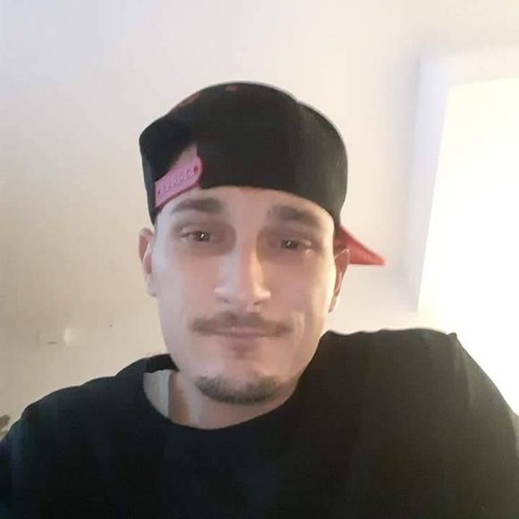 Meet your Posher, Chris - Picture 1 of 1